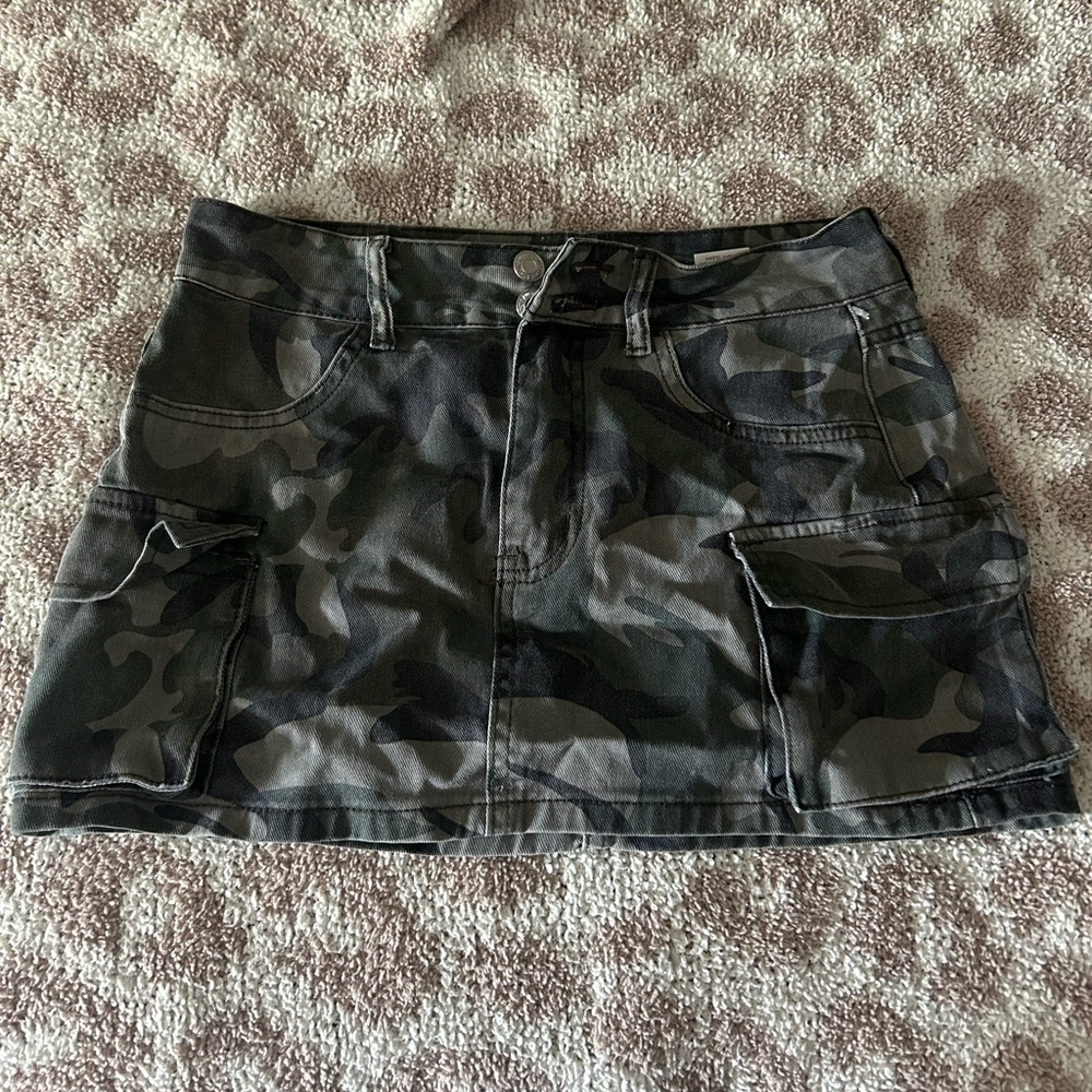 Camo mini skirt